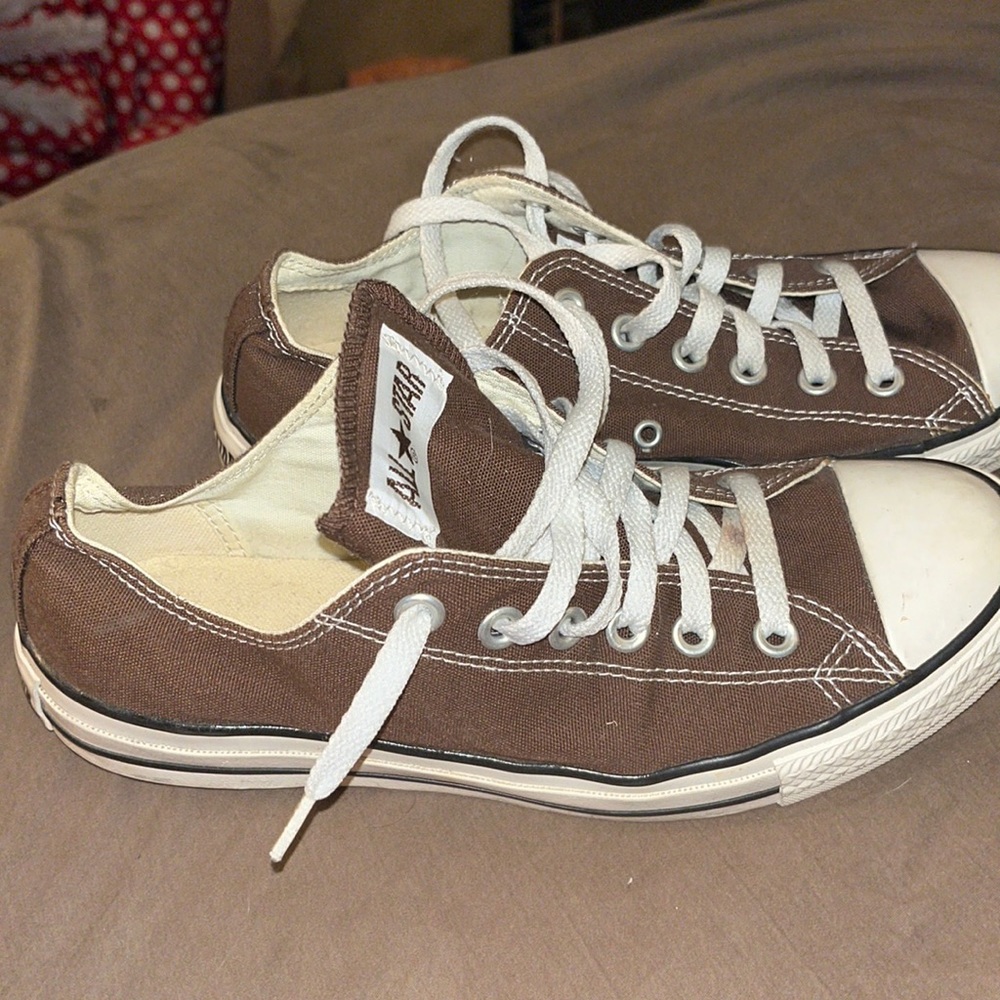 Brown converse🤎
